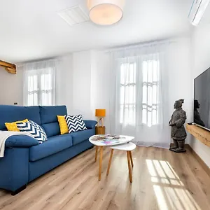 Apartment Living Albayzin. Parking & Wifi Spain